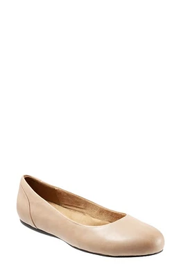 SoftWalk Sonoma Flat Mocha Leather at Nordstrom,