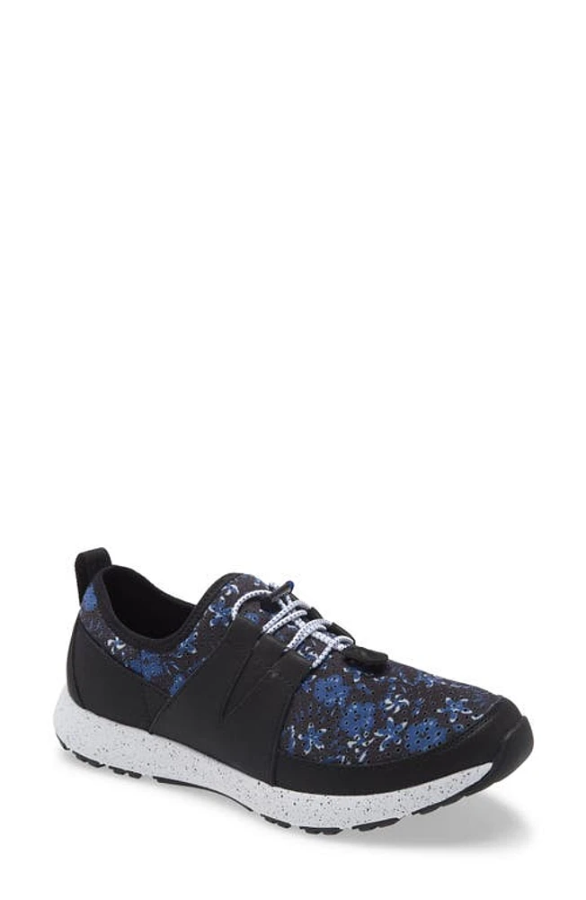 TRAQ by Alegria Cynch Knit Sneaker Blues Leather at Nordstrom,