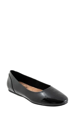 SoftWalk Shiraz Flat Black Pate at Nordstrom,