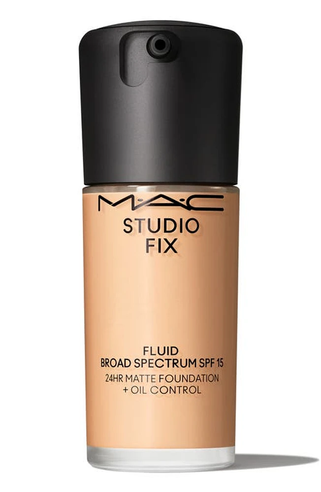 MAC Cosmetics Studio Fix Fluid SPF 15 24HR Matte Foundation + Oil Control in Nc17 at Nordstrom