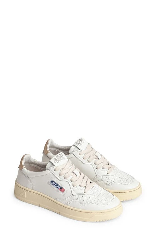 AUTRY Medalist Low Sneaker Leat/Leat Wht/Gold at Nordstrom,