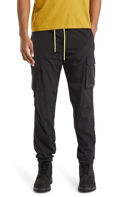 FRAME Tech Nylon Cargo Joggers Noir at Nordstrom,