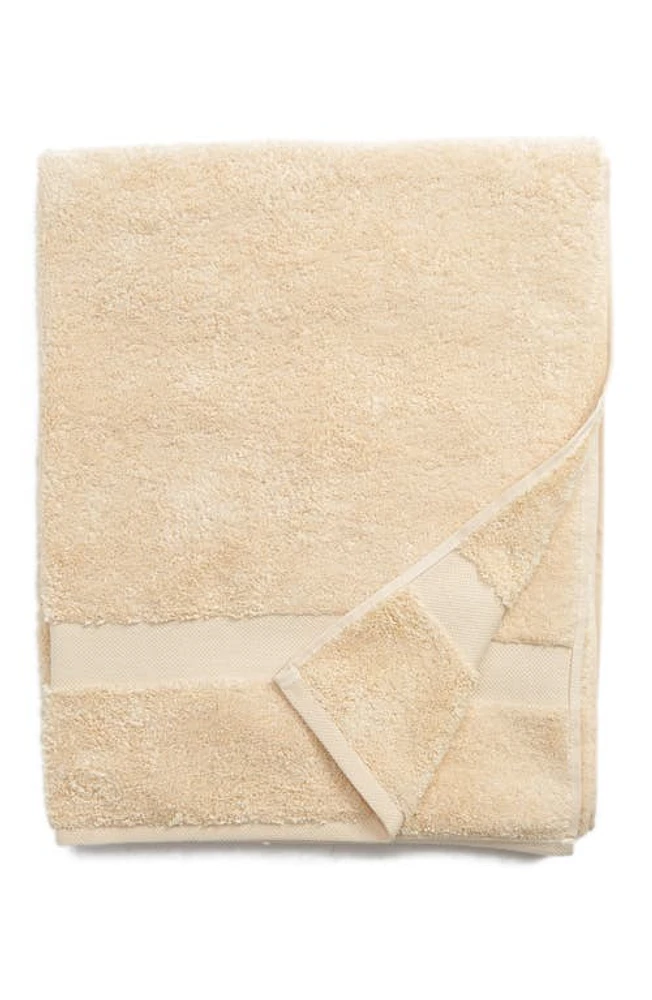 Matouk Lotus Bath Towel in Champagne at Nordstrom