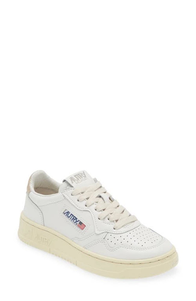 AUTRY Medalist Low Sneaker Wht/Gold at Nordstrom,