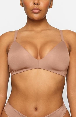 SKIMS Wireless Form T-Shirt Bra at Nordstrom,