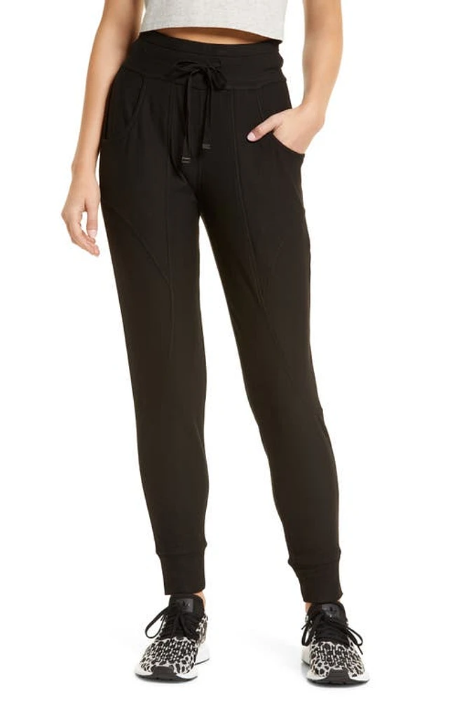 Hue Cozy Curves High Waist Pocket Joggers Black at Nordstrom,