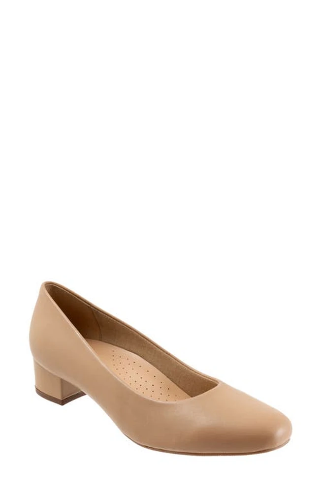 Trotters Dream Pump Beige at Nordstrom,