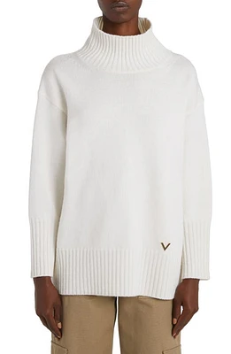 Valentino Garavani Logo Detail Virgin Wool Turtleneck Sweater Avorio at Nordstrom,