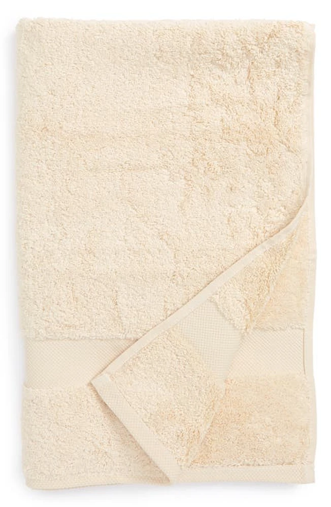 Matouk Lotus Hand Towel in Champagne at Nordstrom