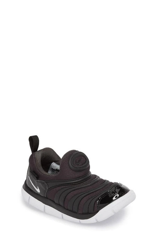 Nike Dynamo Free Sneaker in Anthracite/White/Black at Nordstrom, Size 2 M