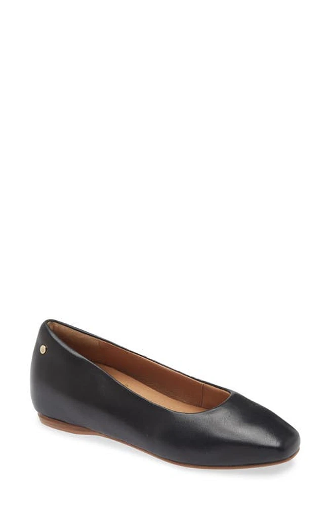 FRANKIE4 Gianna Flat Black at Nordstrom,