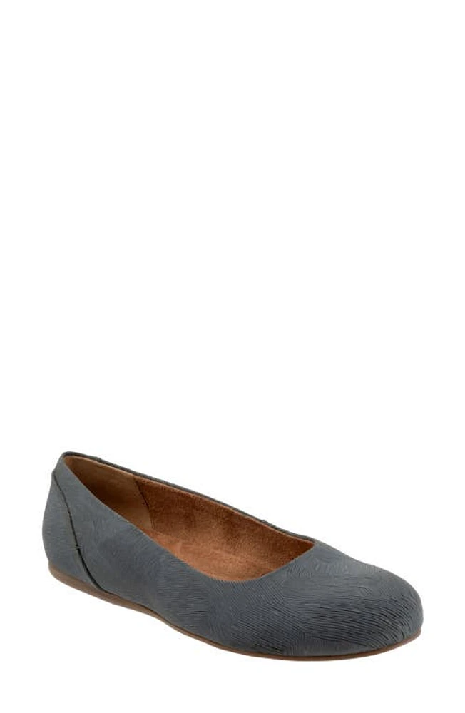 SoftWalk Sonoma Flat Smoke Emboss at Nordstrom,