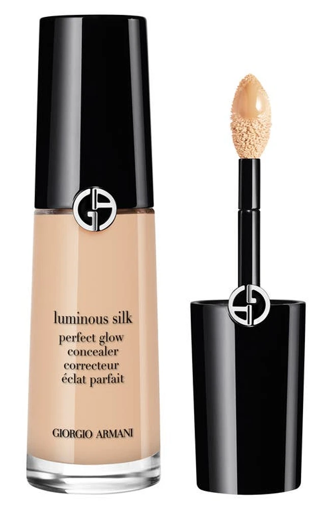 ARMANI beauty Luminous Silk Hydrating & Brightening Concealer in 4 Light/golden at Nordstrom