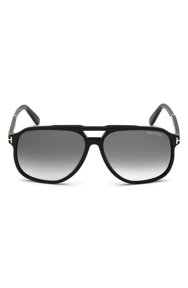 TOM FORD Raoul 62mm Gradient Navigator Sunglasses in Shiny Black /Smoke Polarized at Nordstrom