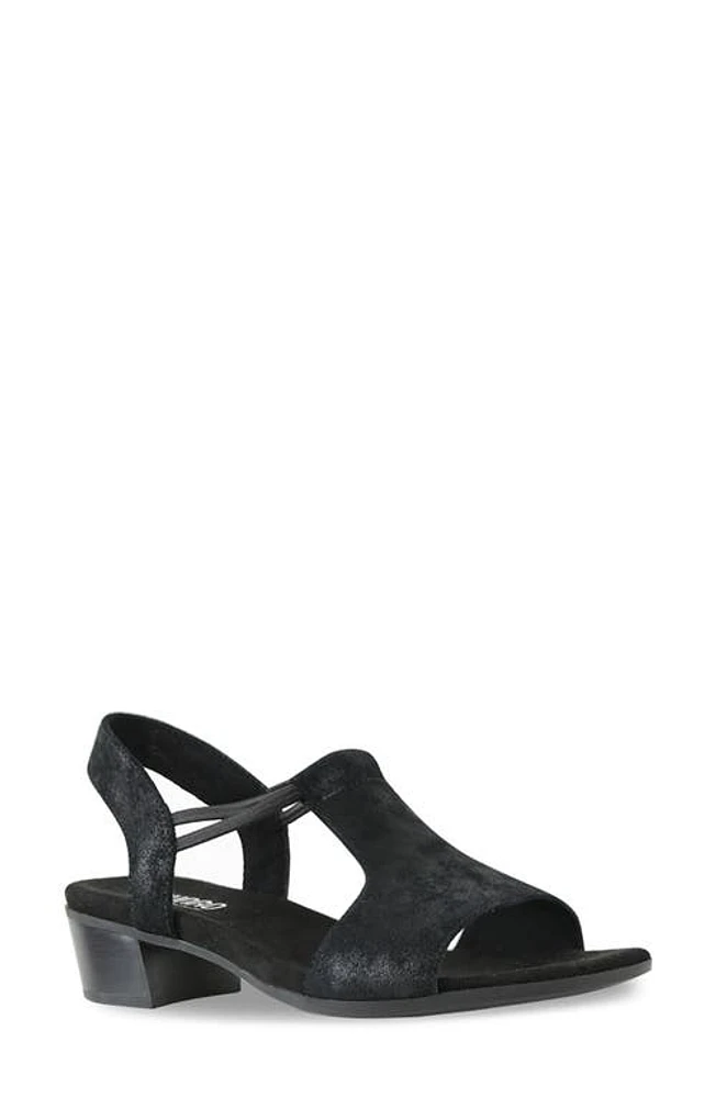 Munro Susan T-Strap Sandal Nero at Nordstrom,