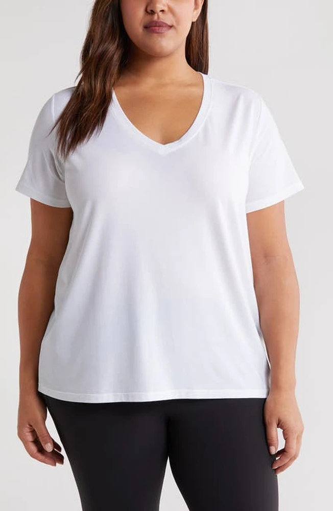 zella Breathe Active V-Neck Tee White at Nordstrom,