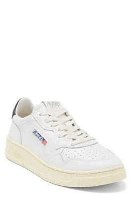 AUTRY Medalist Low Sneaker Leat/Leat Wht/Bk at Nordstrom,