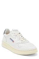 AUTRY Medalist Low Sneaker Leat/Leat Wht/Bk at Nordstrom,