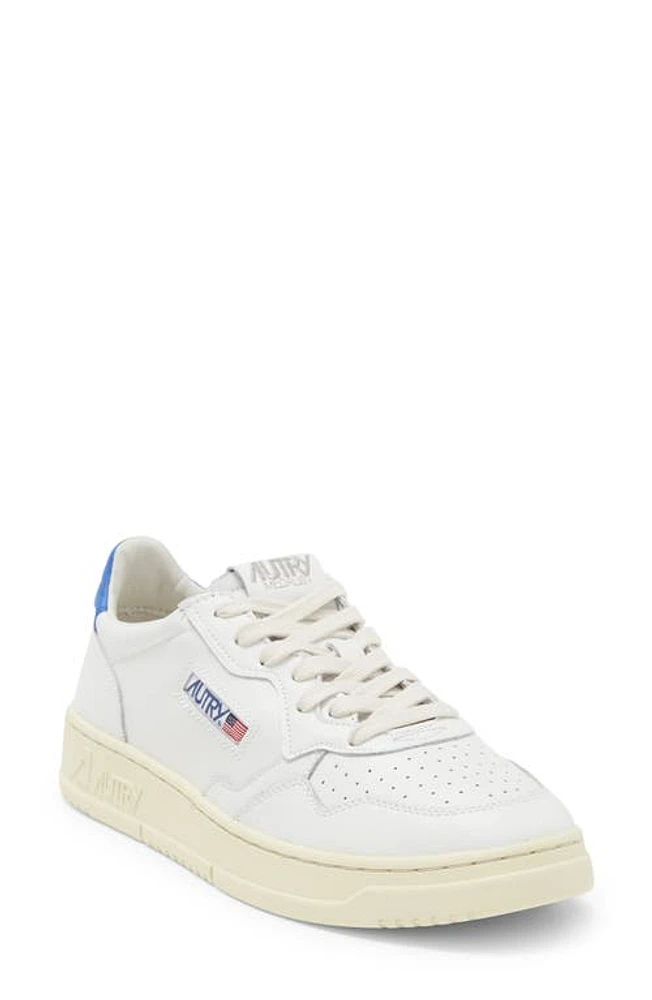 AUTRY Medalist Low Sneaker Leather White/Blue at Nordstrom,