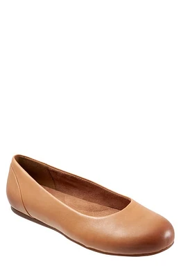 SoftWalk Sonoma Flat Tan at Nordstrom,