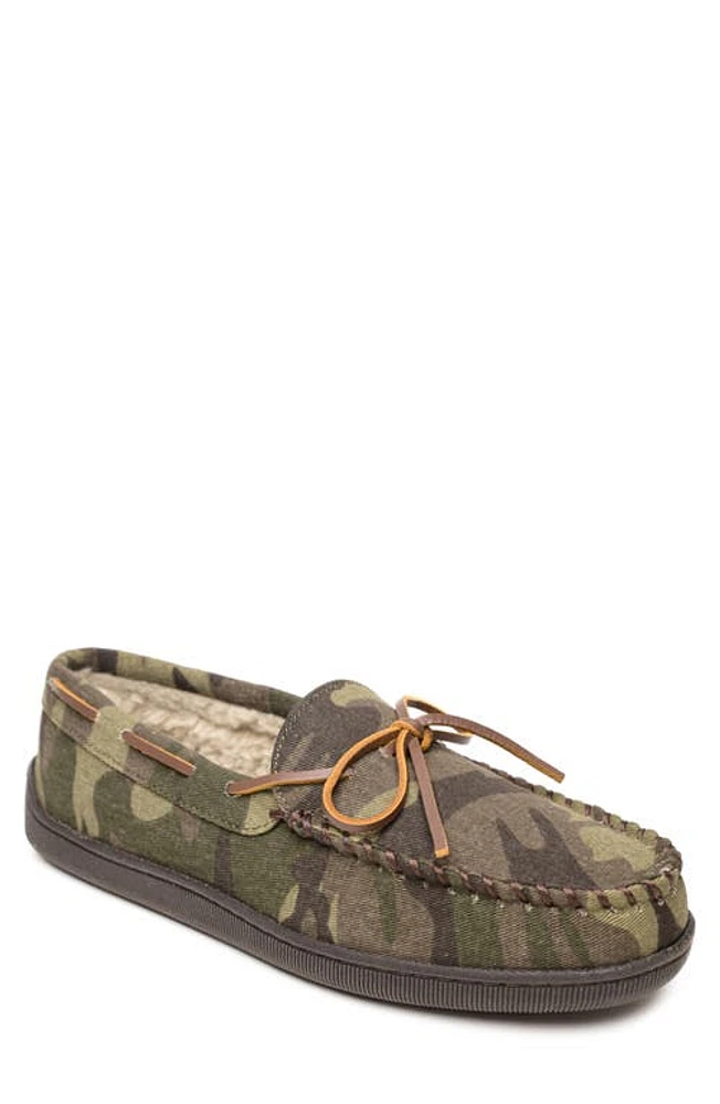 Minnetonka Lined Hardsole Slipper Green Camo Print at Nordstrom,