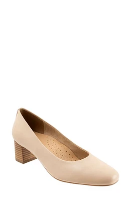 Trotters Daria Block Heel Pump Beige at Nordstrom,