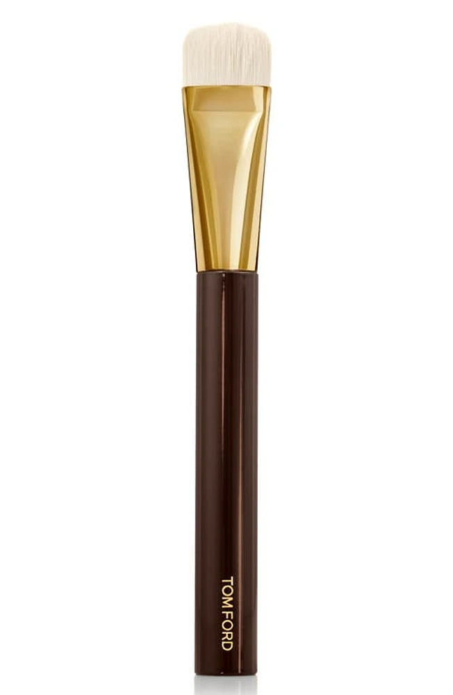 TOM FORD #04 Shade and Illuminate Brush at Nordstrom