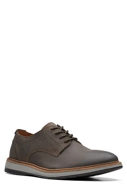 Clarks(r) Chantry Plain Toe Derby in Grey at Nordstrom, Size 7.5