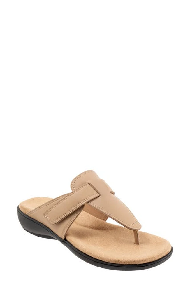 Trotters Robin Flip Flop Beige at Nordstrom,