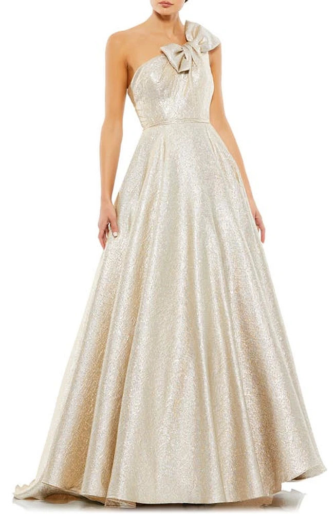 Mac Duggal One-Shoulder Metallic Ballgown Oyster at Nordstrom,