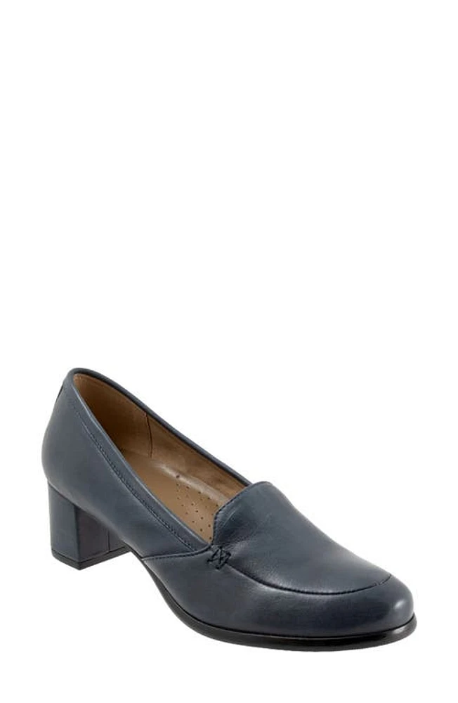 Trotters Cassidy Loafer Pump Navy at Nordstrom,