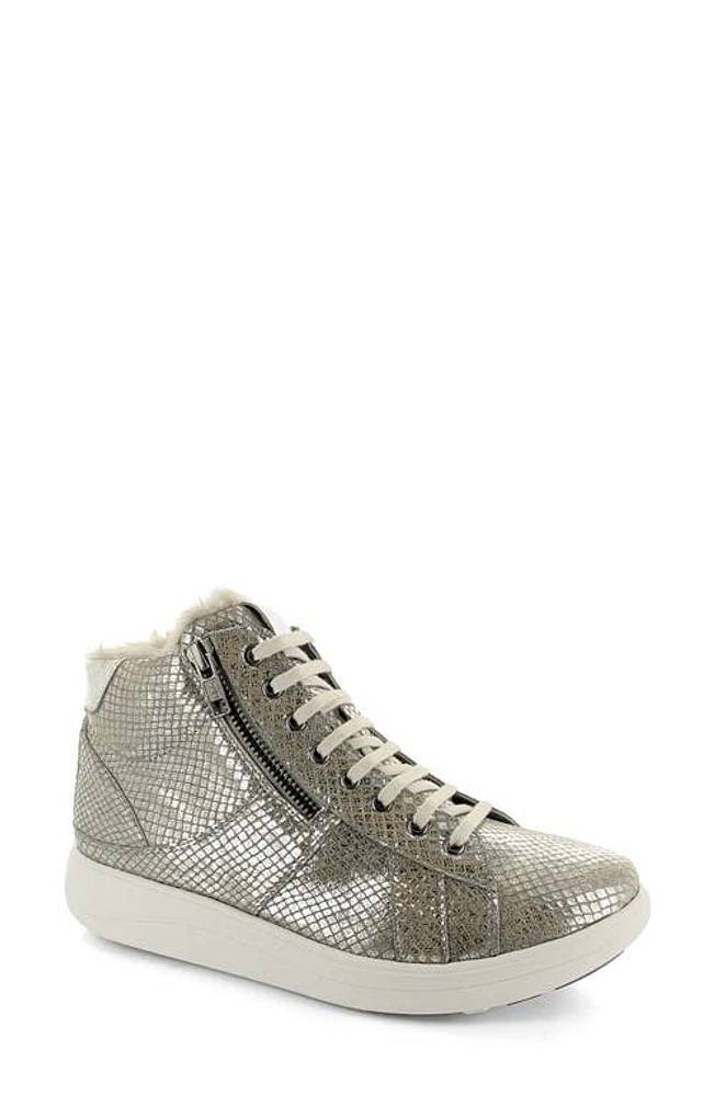 STRIVE Chatsworth II Sneaker Silver Chic at Nordstrom,