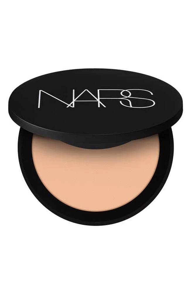 NARS Soft Matte Advanced Perfecting Powder in Sun Shore at Nordstrom