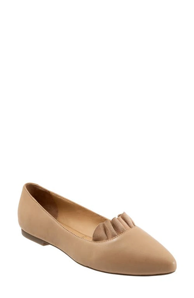 Trotters Elsie Pointed Toe Flat Light Beige at Nordstrom,