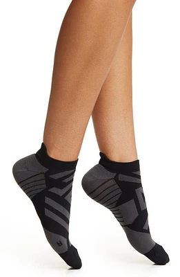 On Performance Ankle Socks in Black/Shadow at Nordstrom, Size Medium