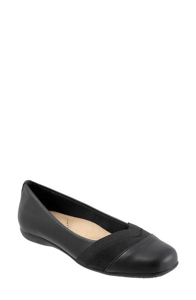 Trotters Stella Flat Black at Nordstrom,