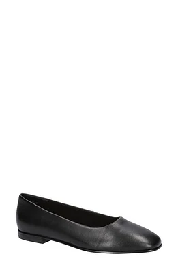 Bella Vita Kimiko Flat Black Leather at Nordstrom,