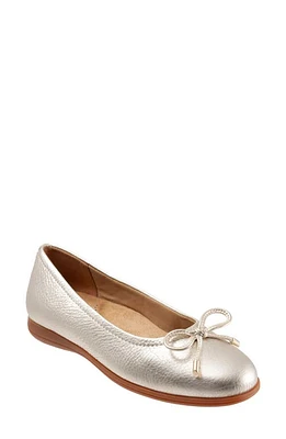 Trotters Dellis Ballet Flat Champagne Leather at Nordstrom,