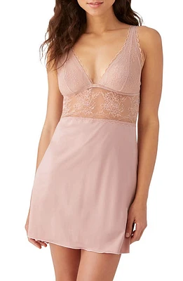 b. tempt'D by Wacoal No Strings Attached Lace & Satin Chemise in Blush Pink at Nordstrom, Size Large