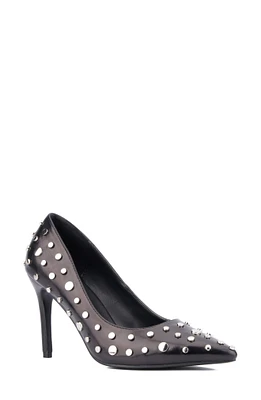 Zoelle Studded Pump