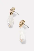 Jimmi Pearl Earrings