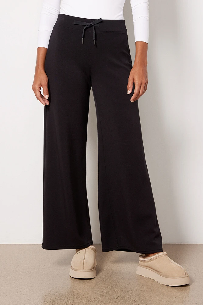 Air Essentials Wide Leg Pant