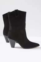Mackie Bootie