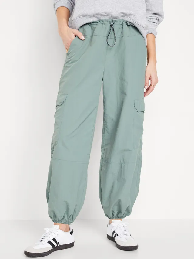 On The Low-Rise Cargo Flare Pants