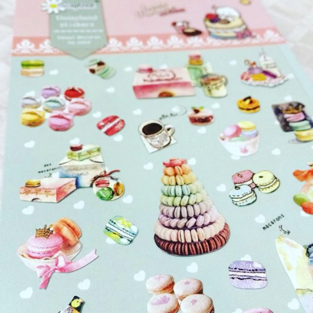 Daisyland Sticker: Sweet Macaron