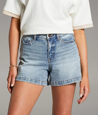 Billie Loose Stretch Short