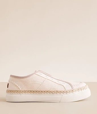 No Chill Metallic Sneaker