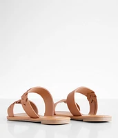 Hena Sandal