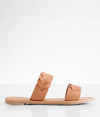 Hena Sandal