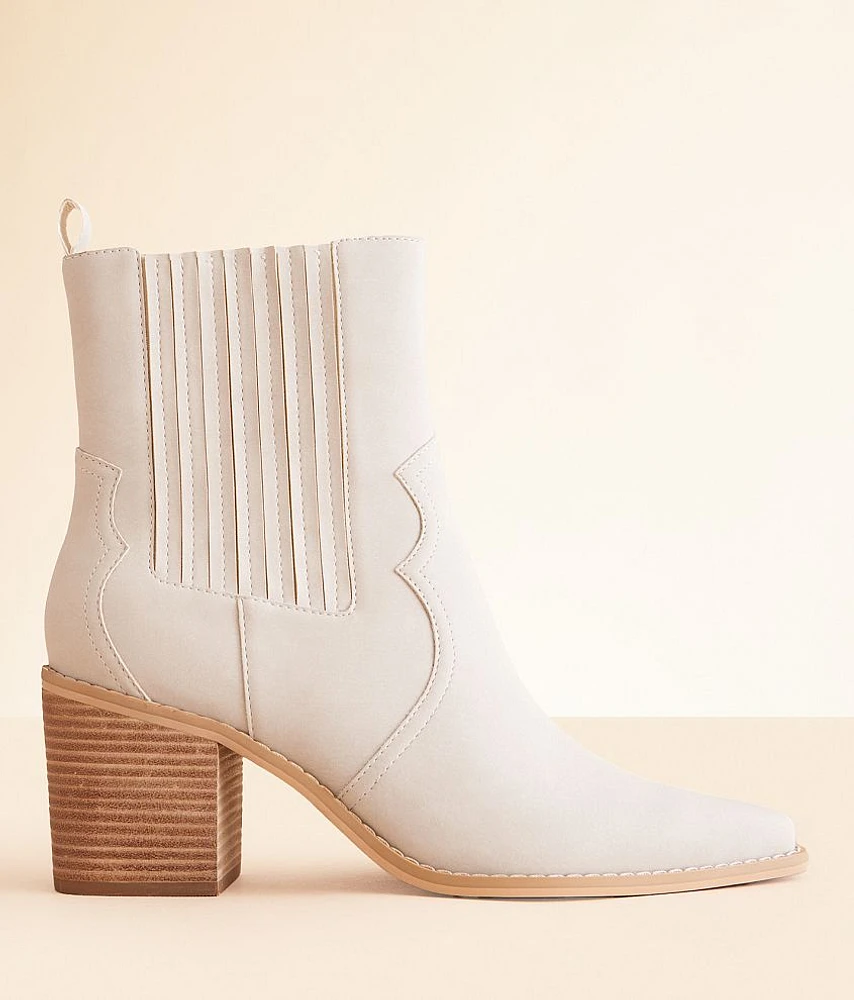 Oasis Society Addison Ankle Boot